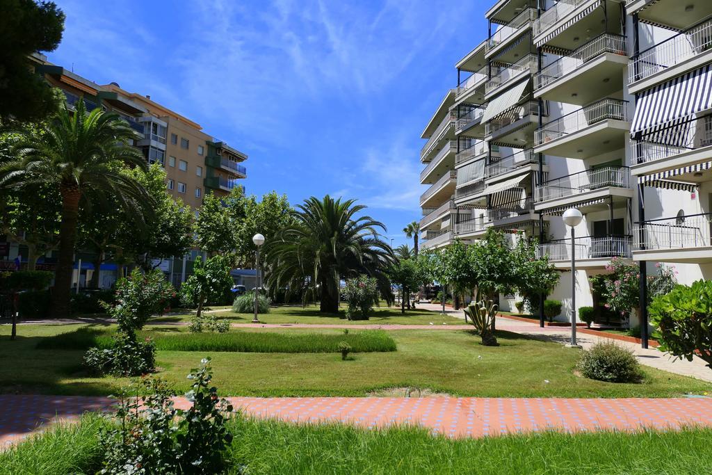 Rentalmar Aries Plus Salou Exterior foto